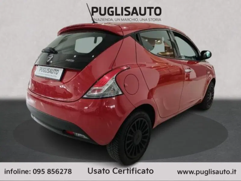 Lancia Ypsilon usata a Catania (4)