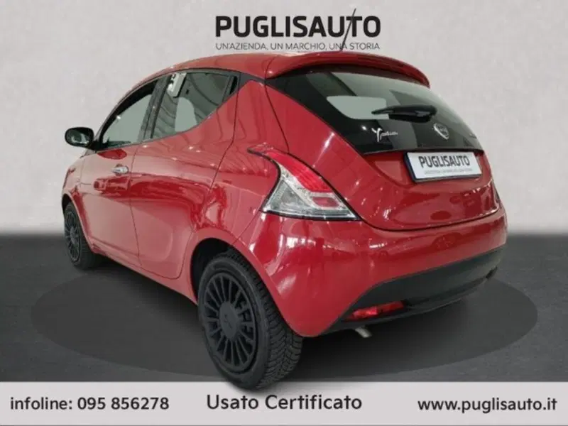 Lancia Ypsilon usata a Catania (6)