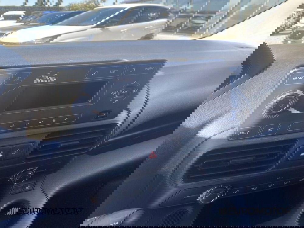 Peugeot Partner Furgone usata a Bari (13)