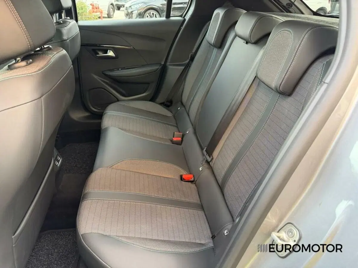 Peugeot 208 usata a Bari (10)