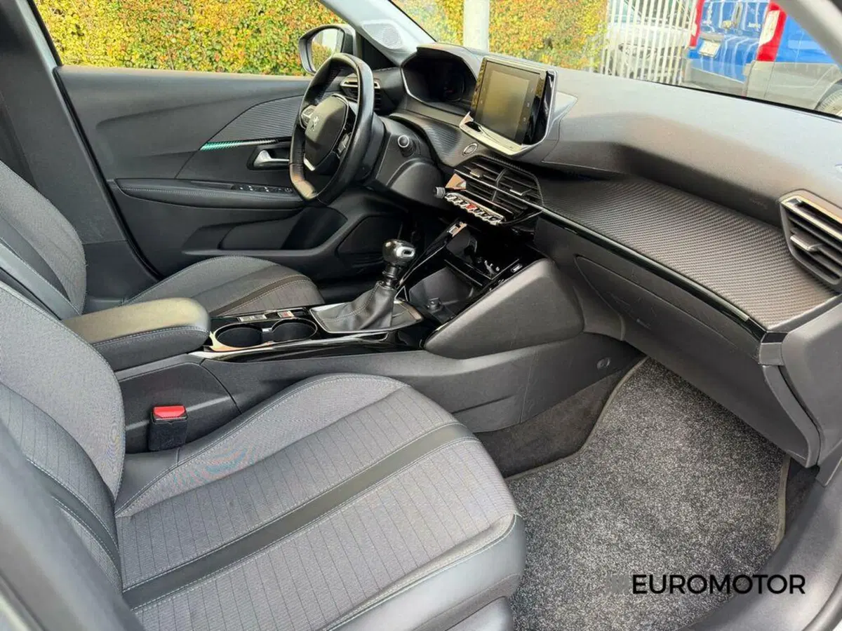 Peugeot 208 usata a Bari (12)