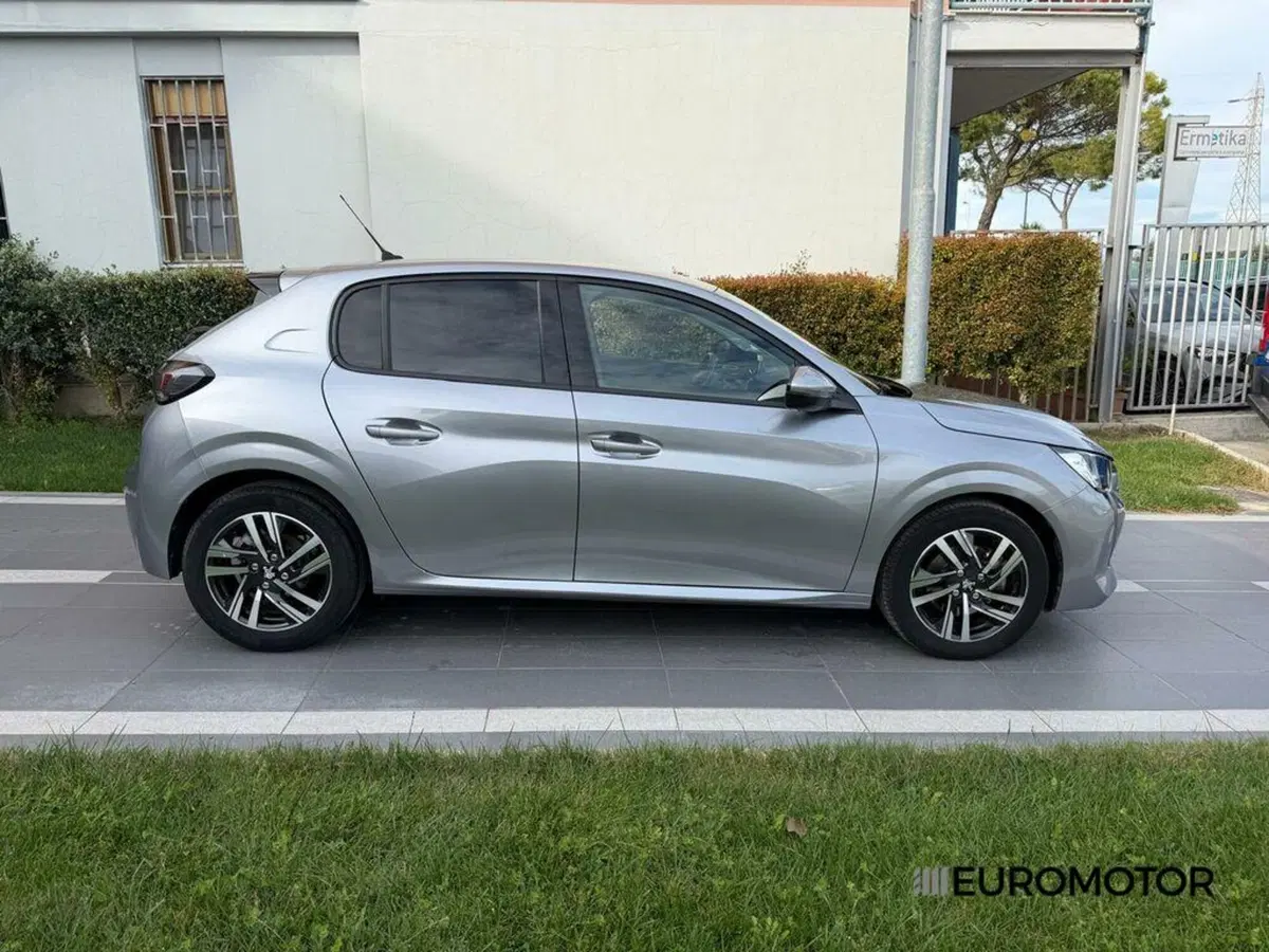 Peugeot 208 usata a Bari (4)