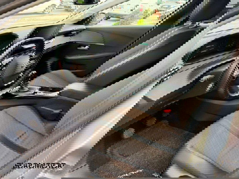 Peugeot 208 usata a Bari (9)