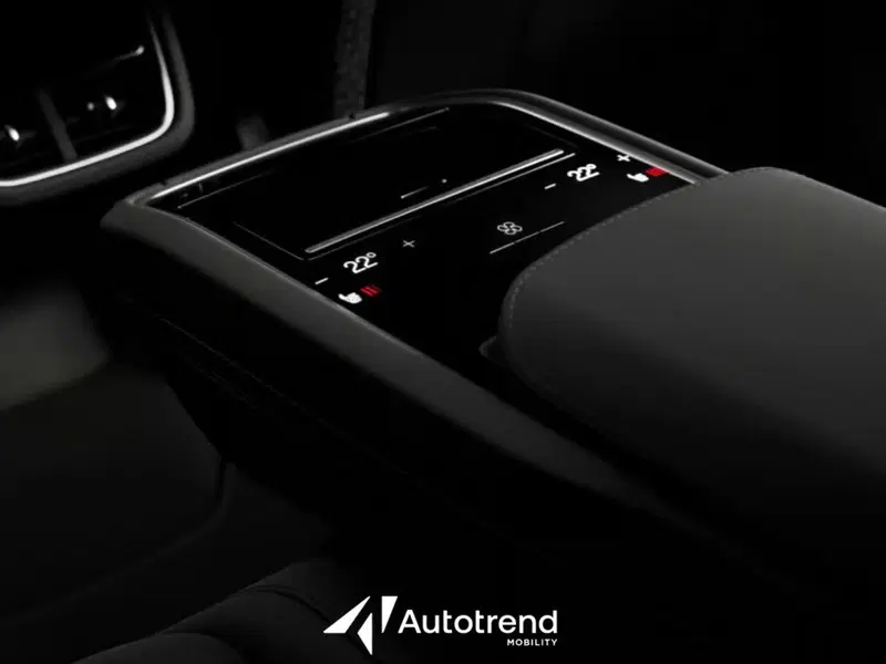 Polestar Polestar 5 nuova a Bari (17)