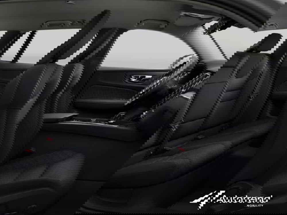 Volvo V60 nuova a Bari (10)