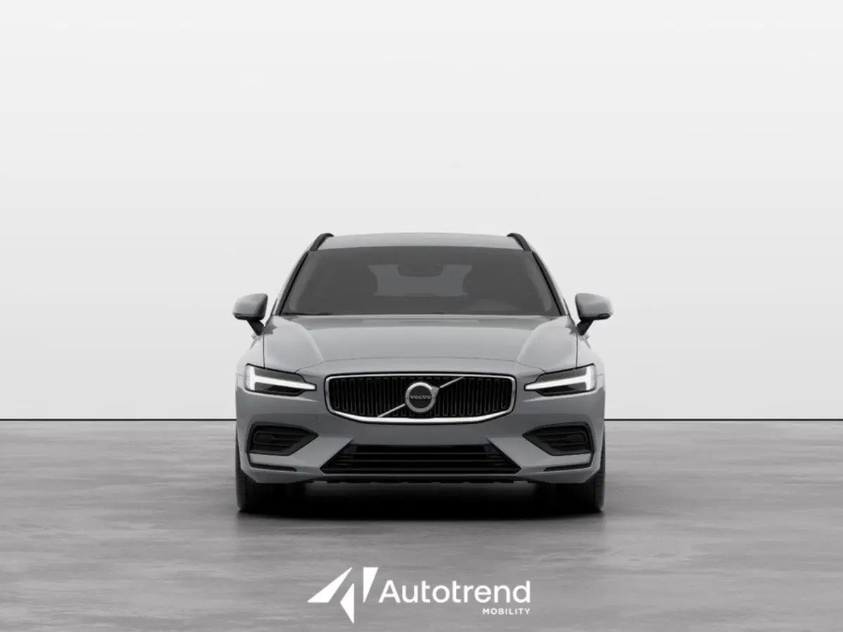 Volvo V60 nuova a Bari (3)