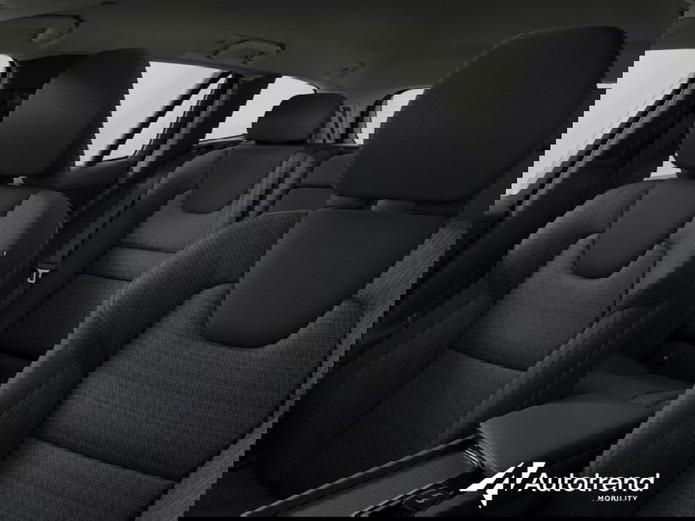 Volvo V60 nuova a Bari (7)