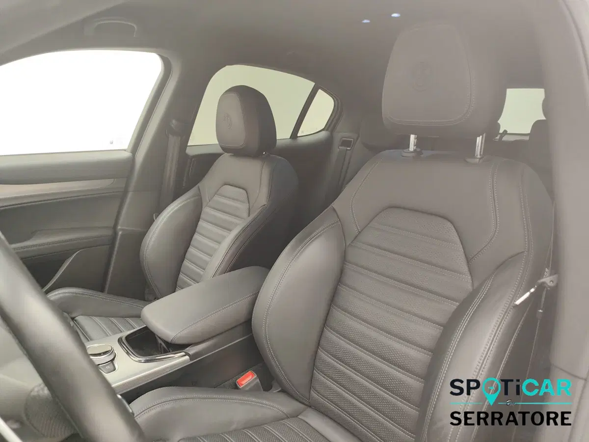 Alfa Romeo Stelvio usata a Como (13)
