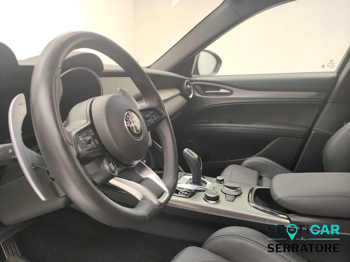 Alfa Romeo Stelvio usata a Como (7)