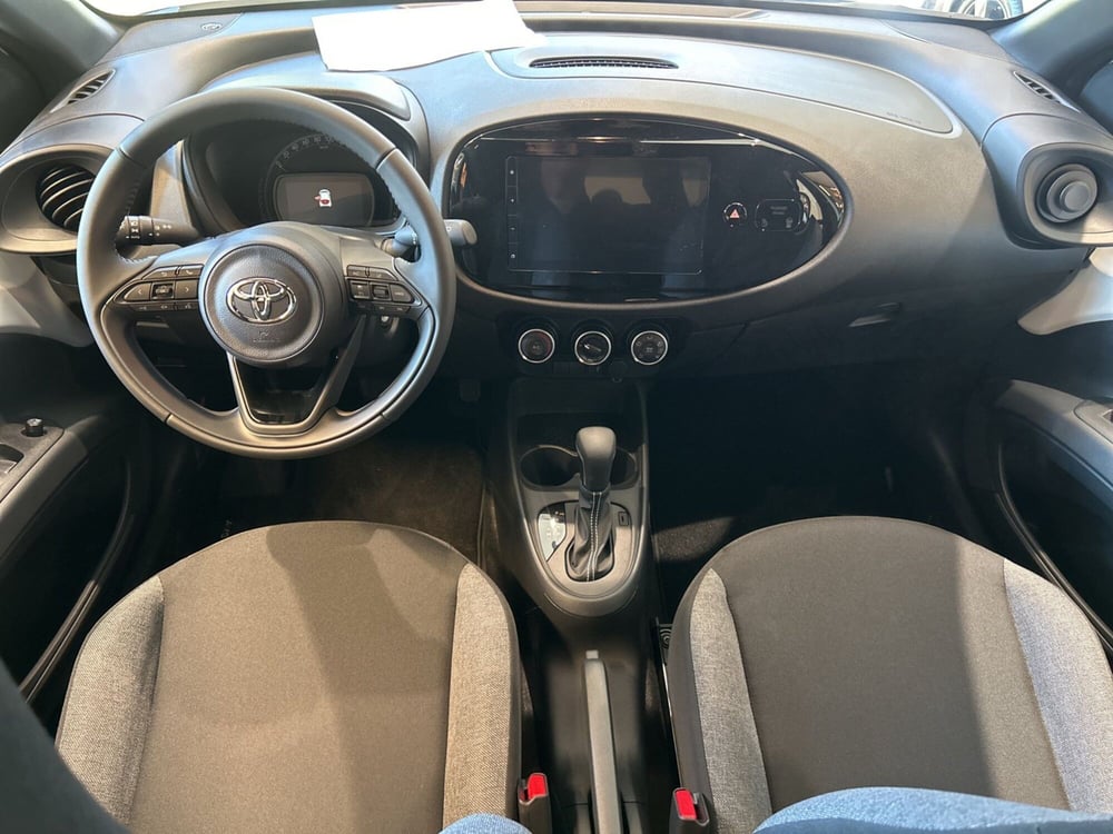 Toyota Aygo X nuova a Bologna (10)