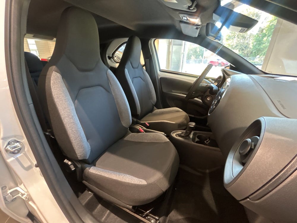 Toyota Aygo X nuova a Bologna (11)