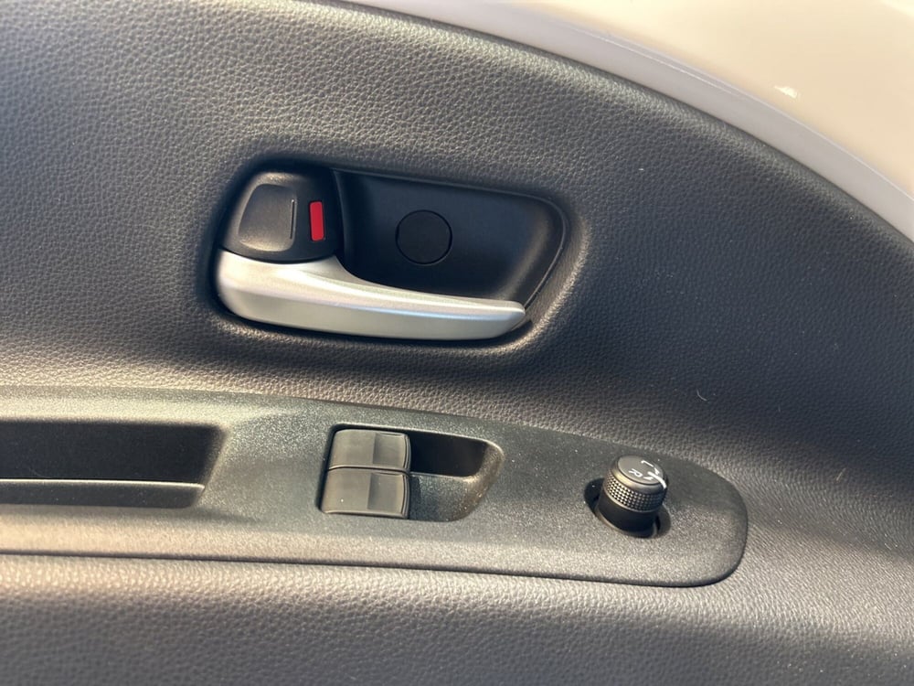 Toyota Aygo X nuova a Bologna (12)