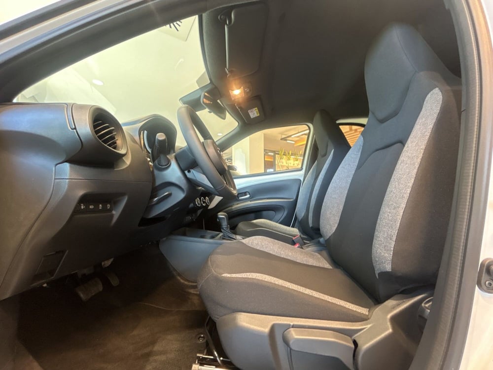 Toyota Aygo X nuova a Bologna (8)