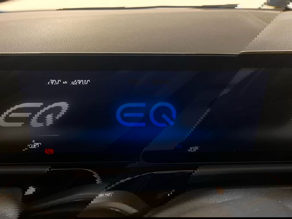 Mercedes-Benz EQA usata a Milano (13)