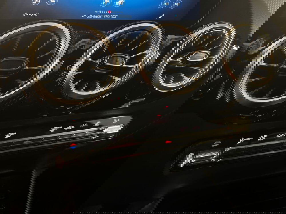 Mercedes-Benz EQA usata a Milano (14)