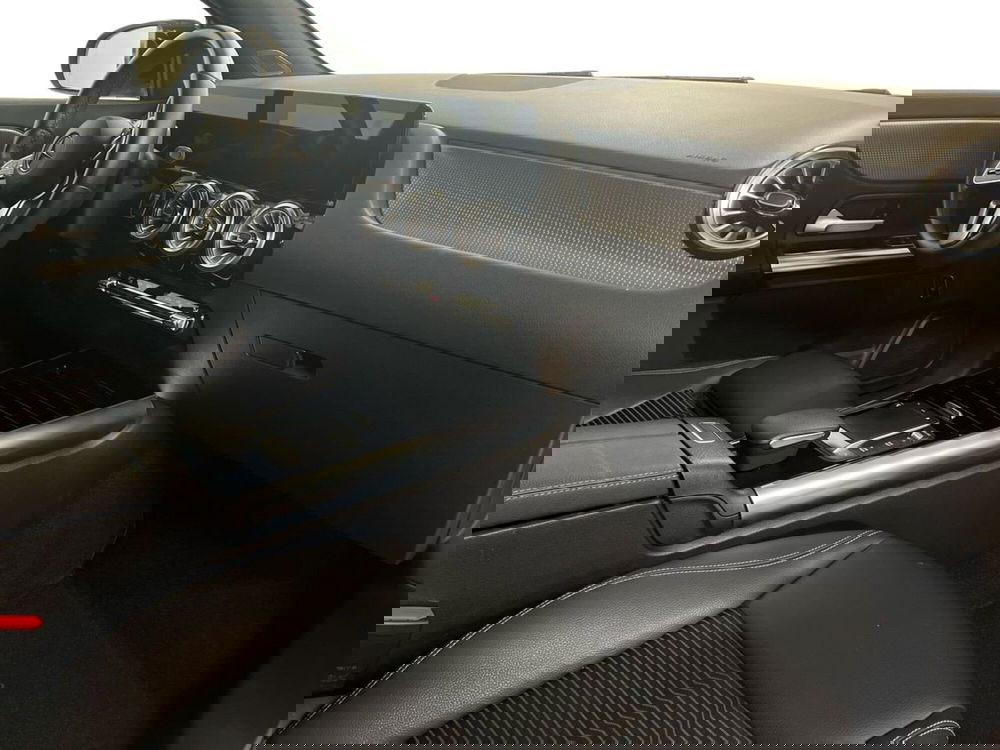 Mercedes-Benz EQA usata a Milano (15)