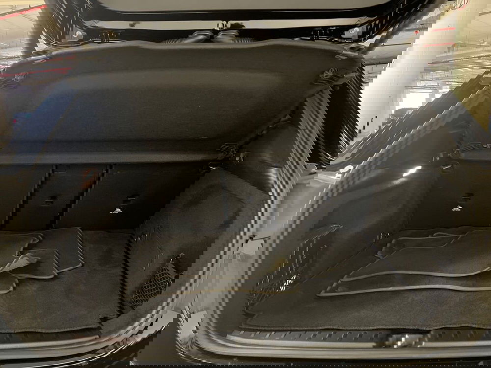 Mercedes-Benz EQA usata a Milano (8)