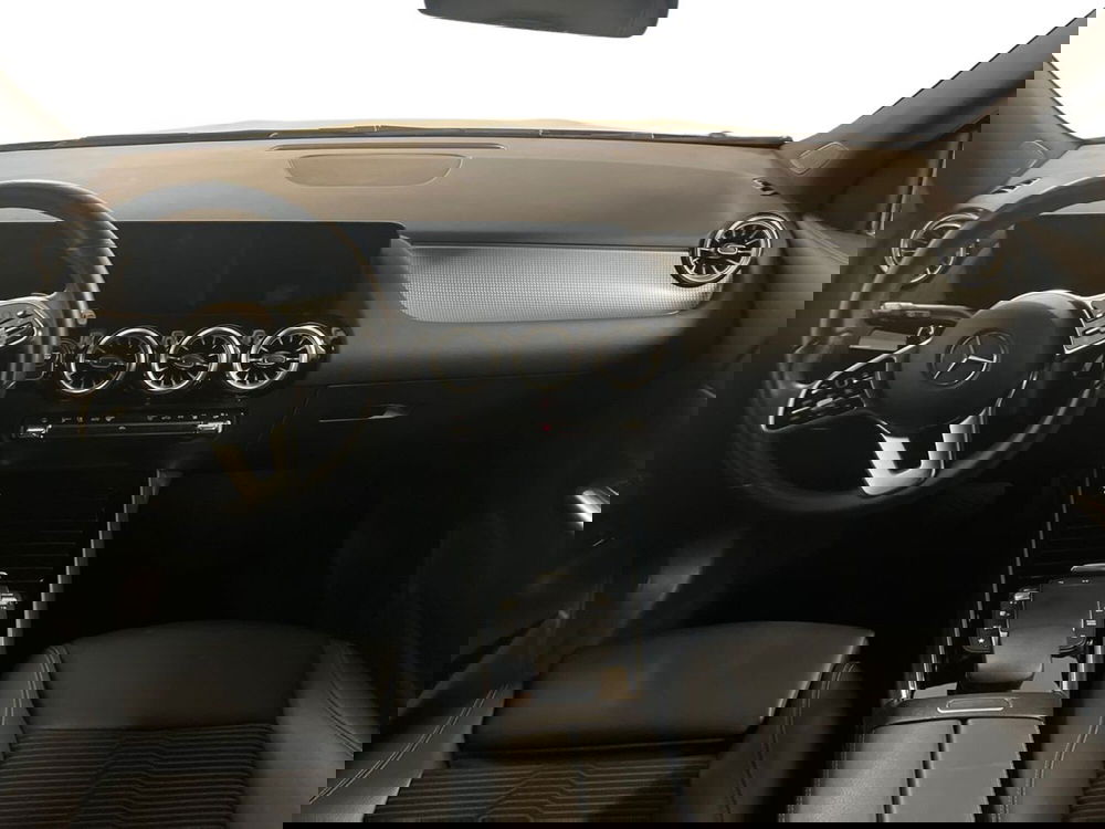 Mercedes-Benz EQA usata a Milano (9)