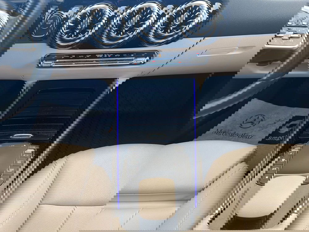 Mercedes-Benz EQA usata a Cosenza (15)