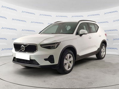 Volvo XC40 B3 automatico Essential nuova a Como
