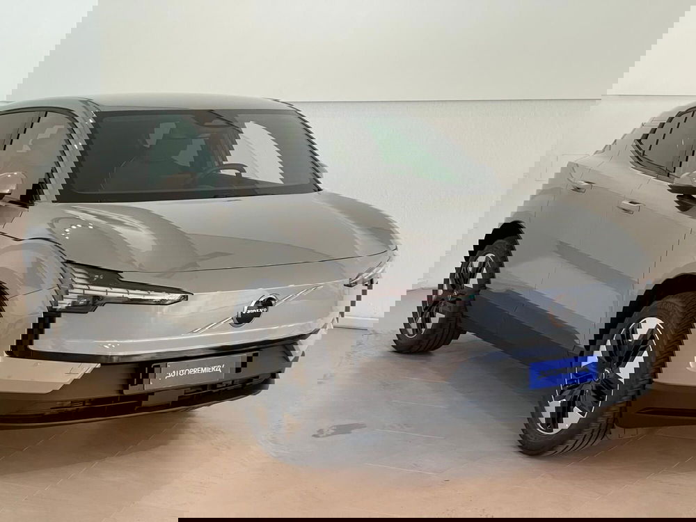 Volvo EX30 nuova a Como (2)