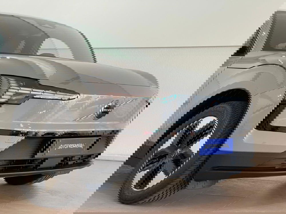 Volvo EX30 nuova a Como (4)