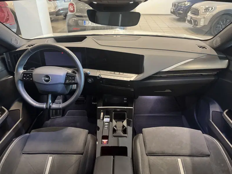 Opel Astra usata a Messina (11)