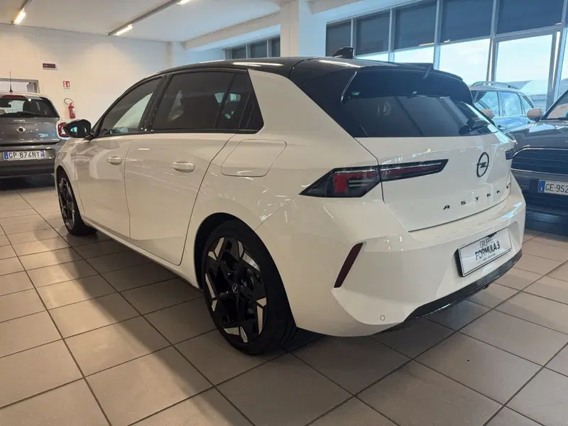 Opel Astra usata a Messina (4)