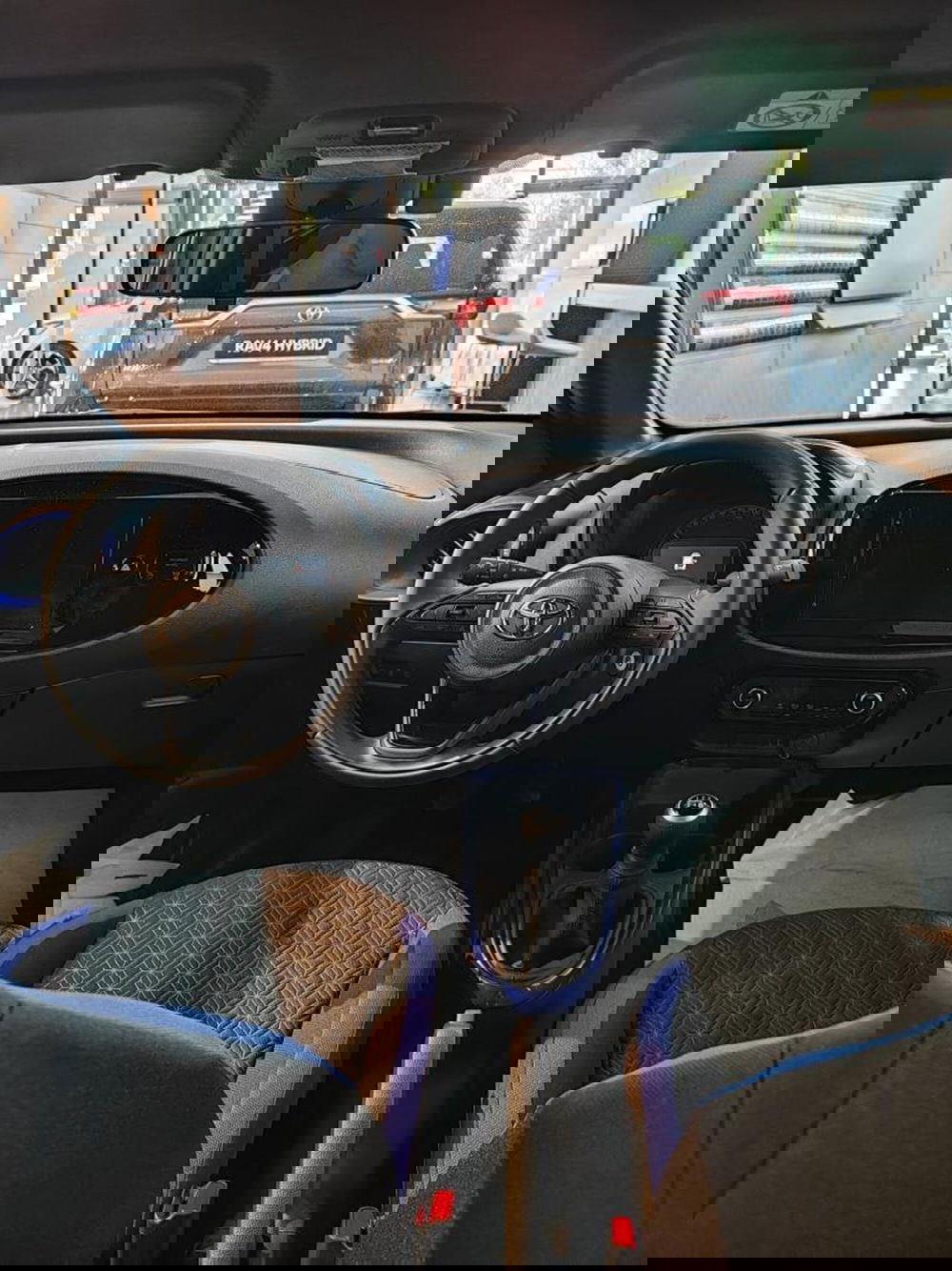 Toyota Aygo X nuova a Perugia (8)