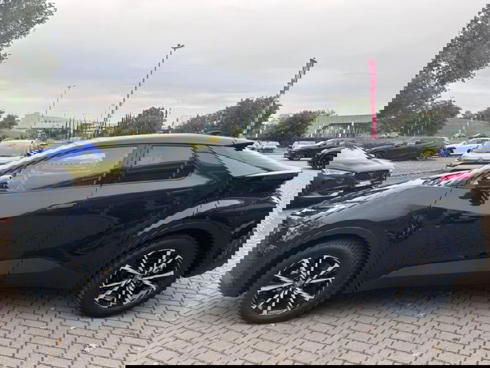 Toyota Toyota C-HR nuova a Perugia