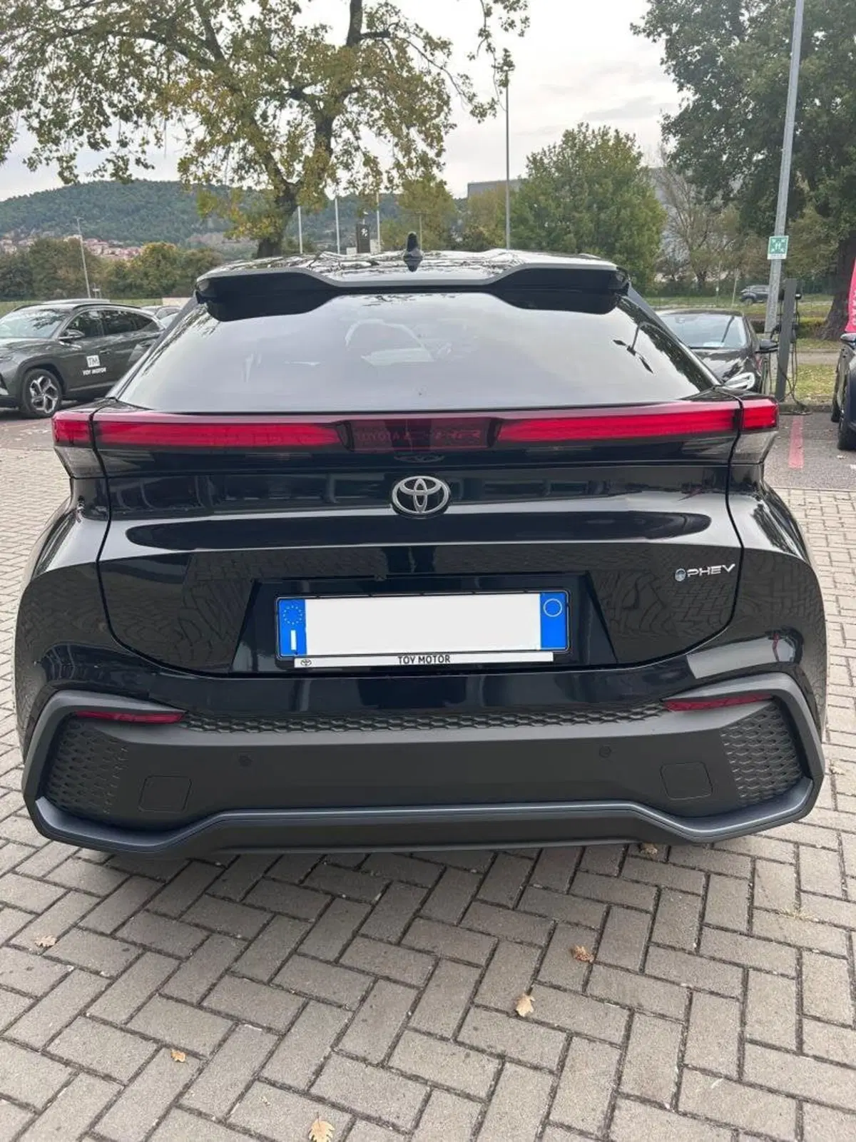 Toyota Toyota C-HR nuova a Perugia (2)