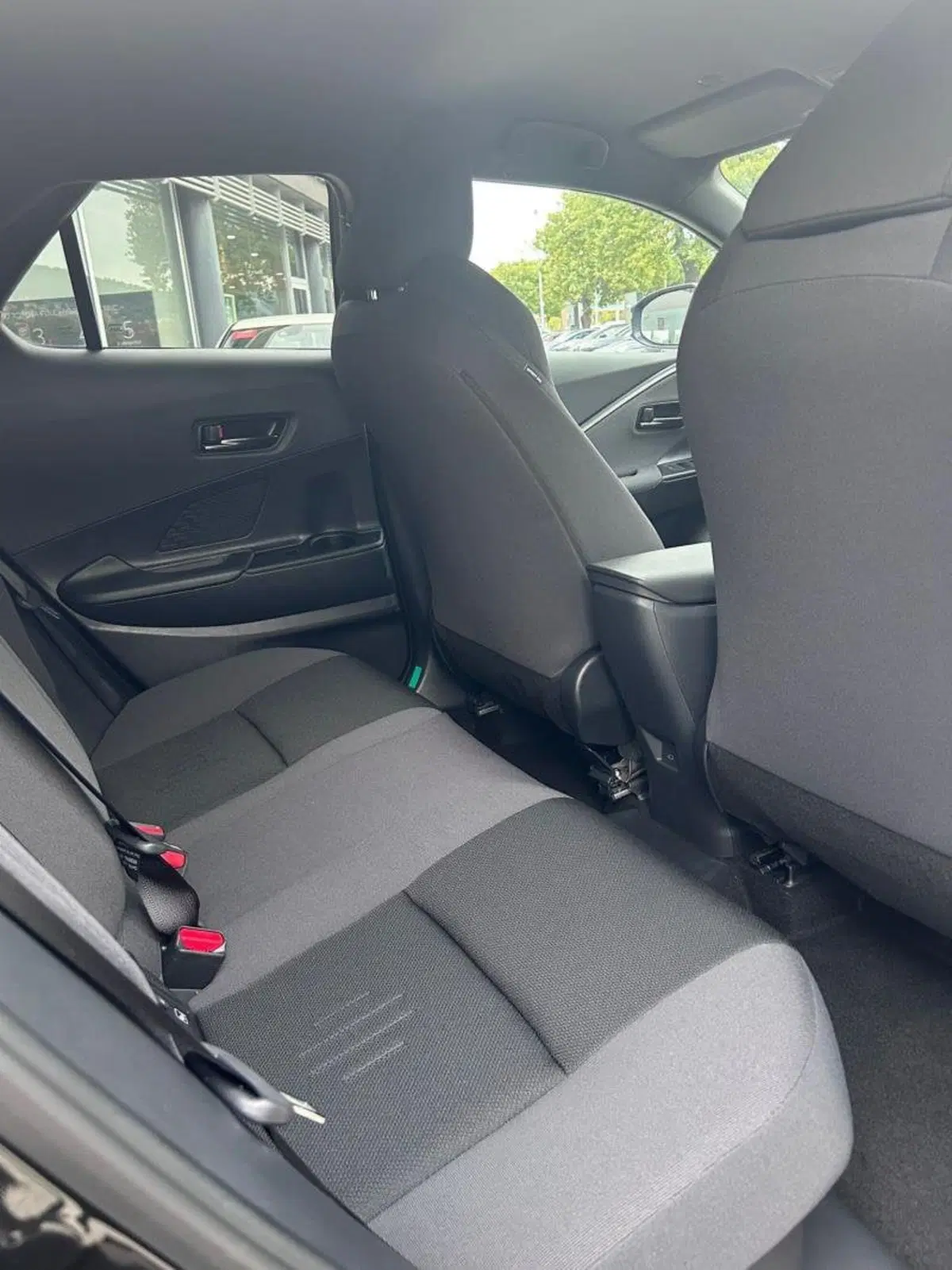 Toyota Toyota C-HR nuova a Perugia (5)