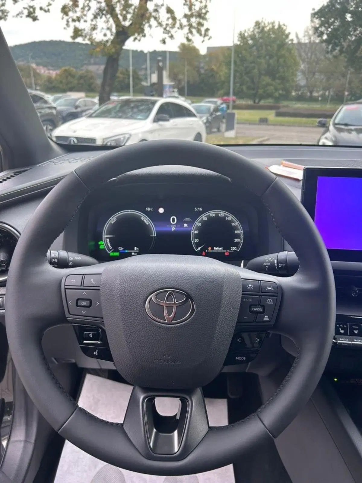 Toyota Toyota C-HR nuova a Perugia (7)