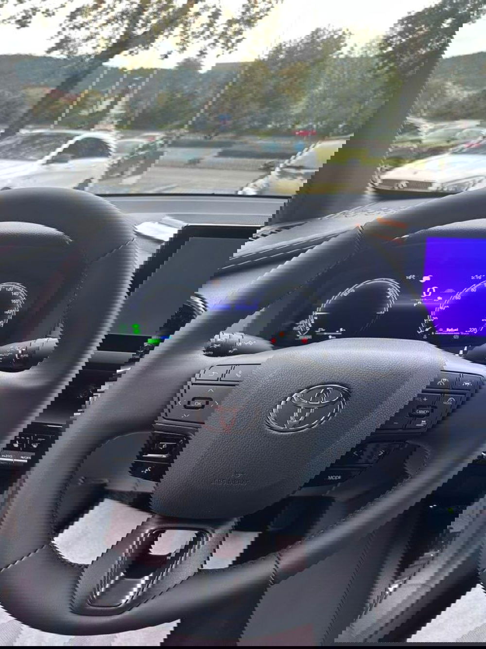 Toyota Toyota C-HR nuova a Perugia (7)