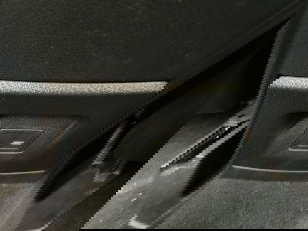 Mercedes-Benz GLA SUV usata a Prato (19)