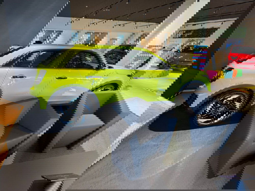 Abarth 600e nuova a Frosinone (11)