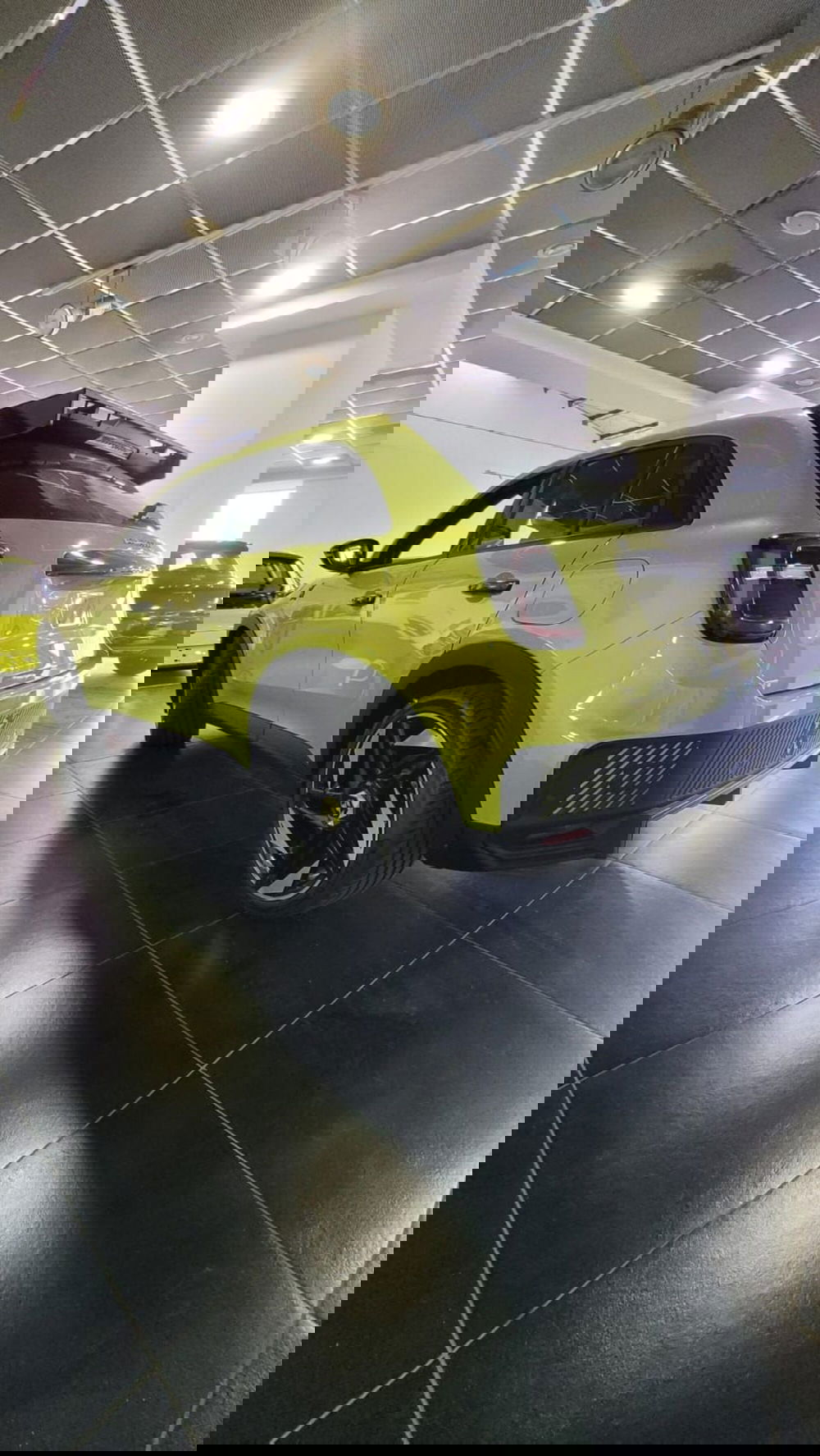 Abarth 600e nuova a Frosinone (2)