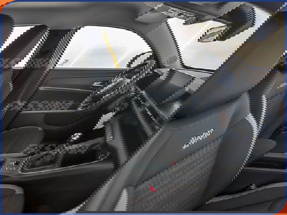 Jeep Avenger nuova a Milano (13)