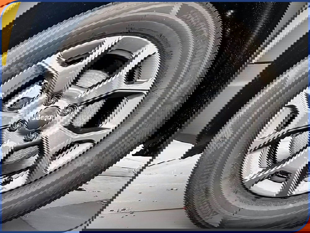 Jeep Avenger nuova a Milano (7)