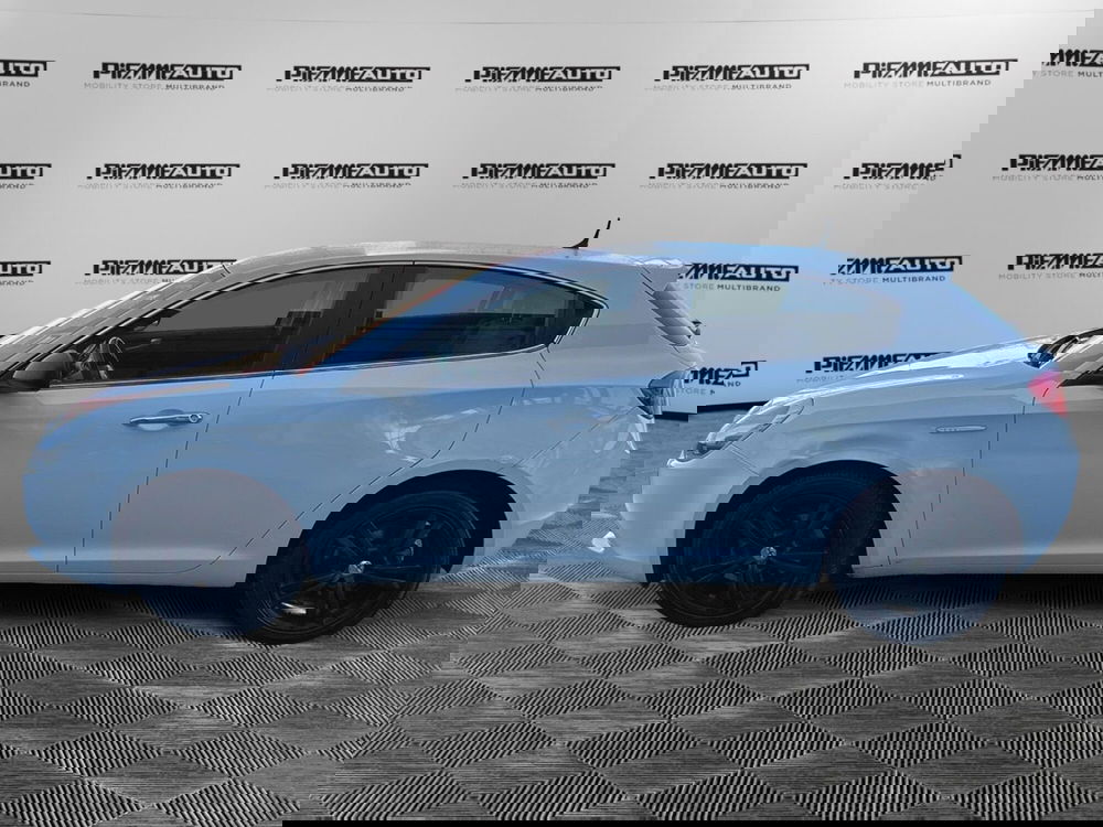 Alfa Romeo Giulietta usata a Parma (2)
