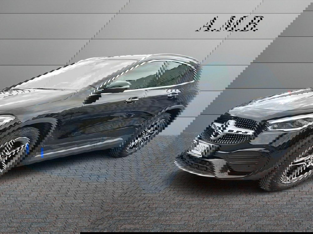 Mercedes-Benz GLA SUV usata a Napoli