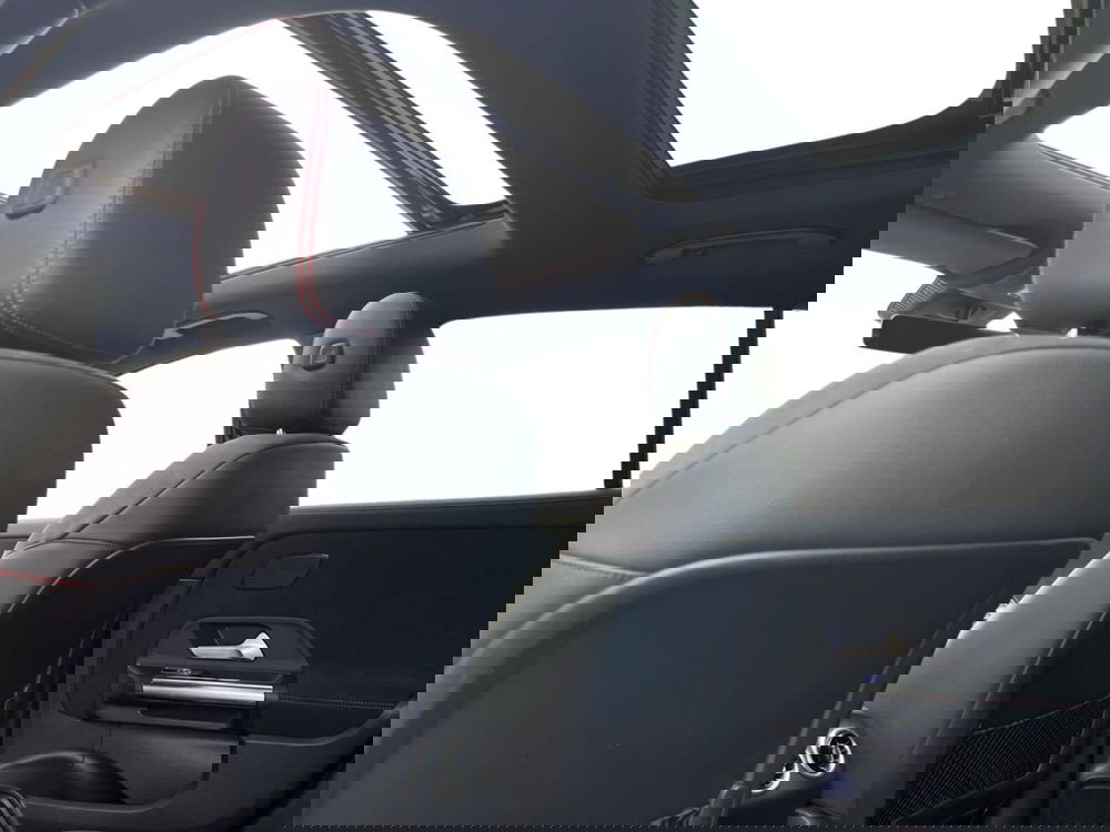 Mercedes-Benz GLA SUV usata a Napoli (14)