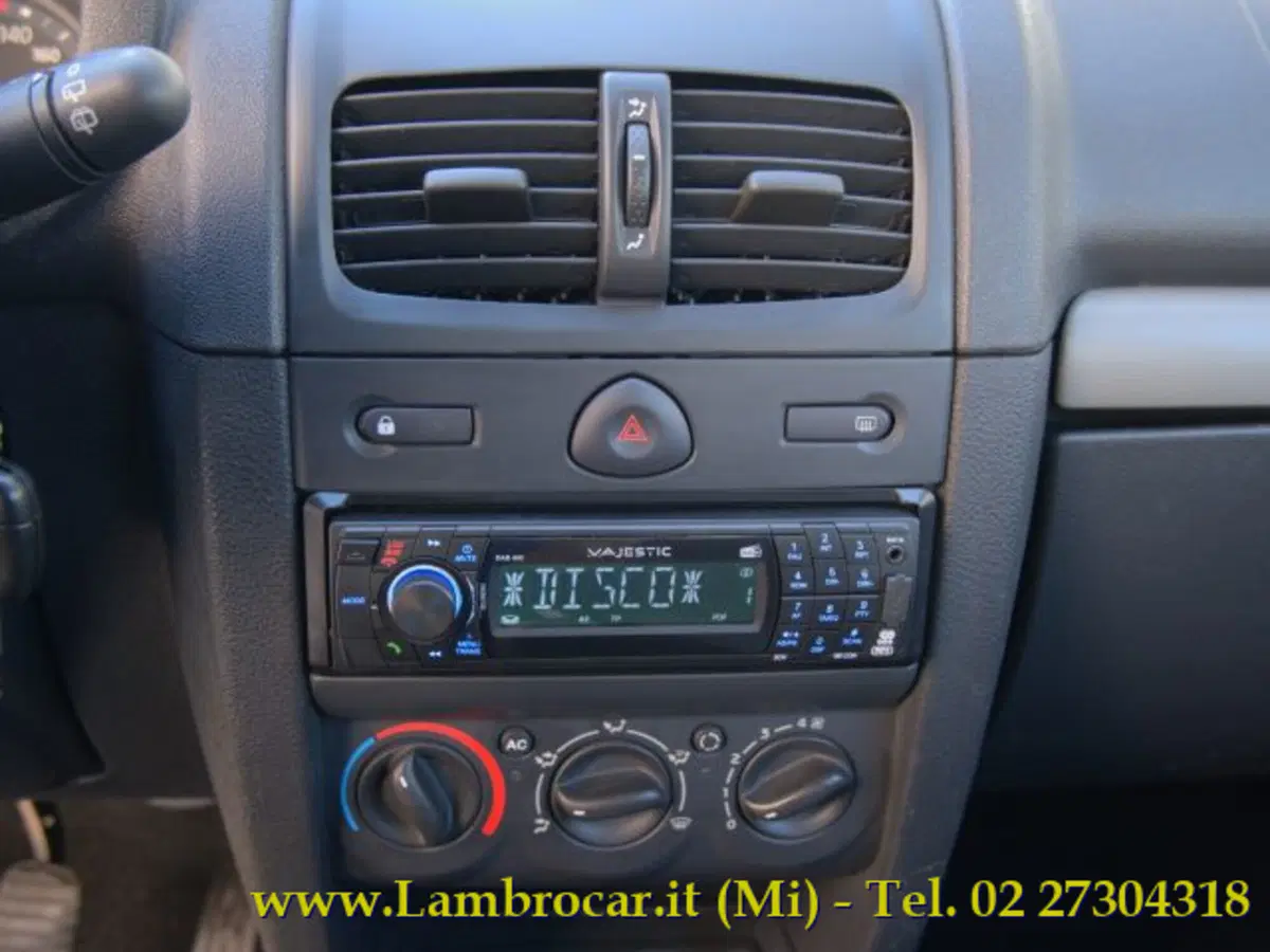 Renault Clio usata a Milano (7)