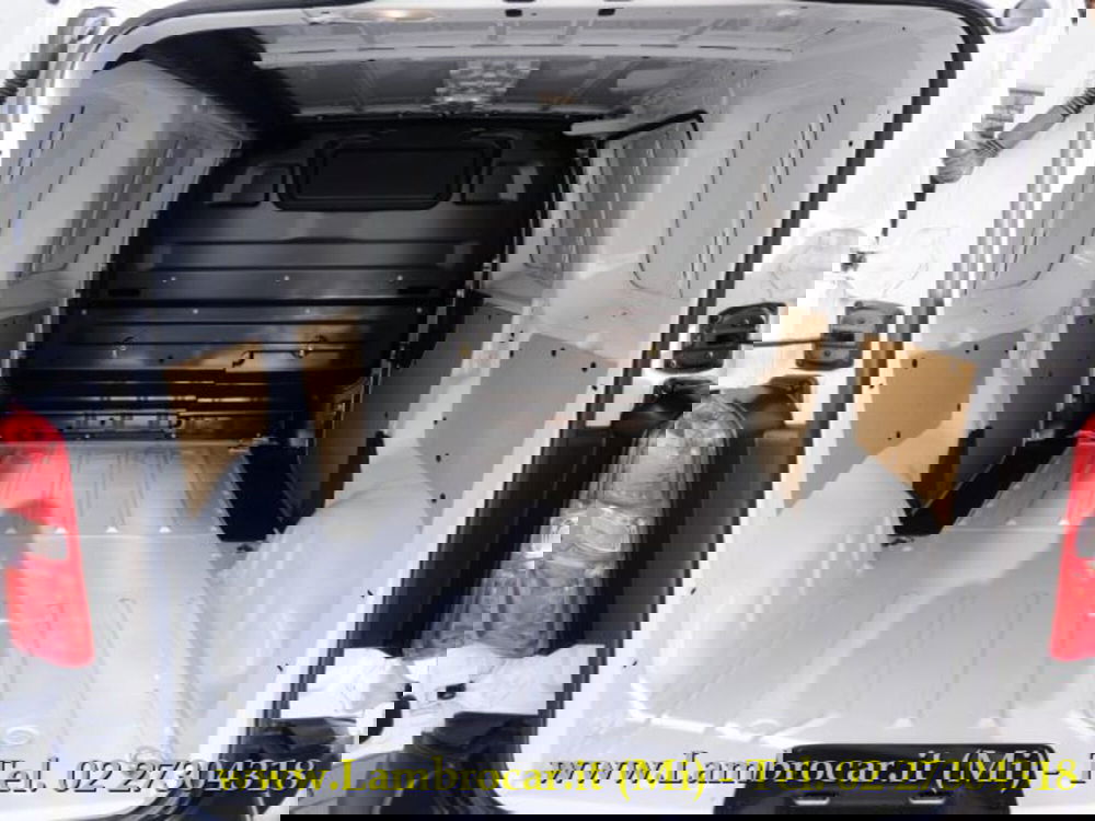 Opel Vivaro Furgone nuova a Milano (12)