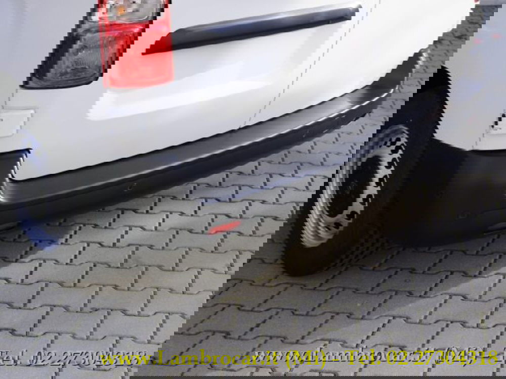 Opel Vivaro Furgone nuova a Milano (16)