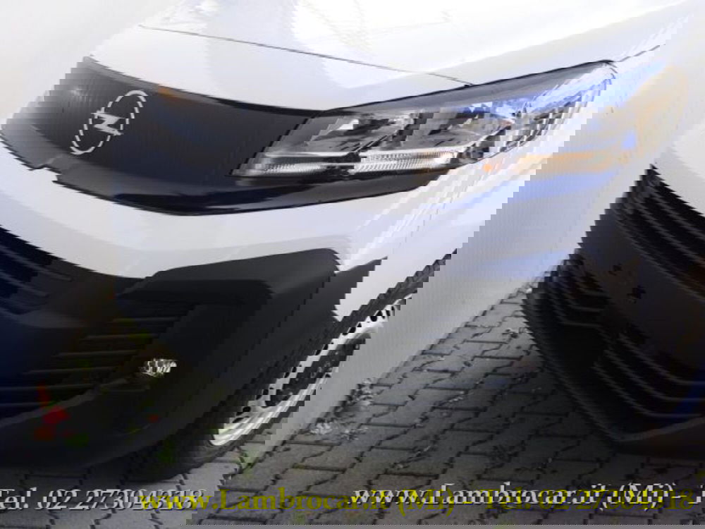 Opel Vivaro Furgone nuova a Milano (17)