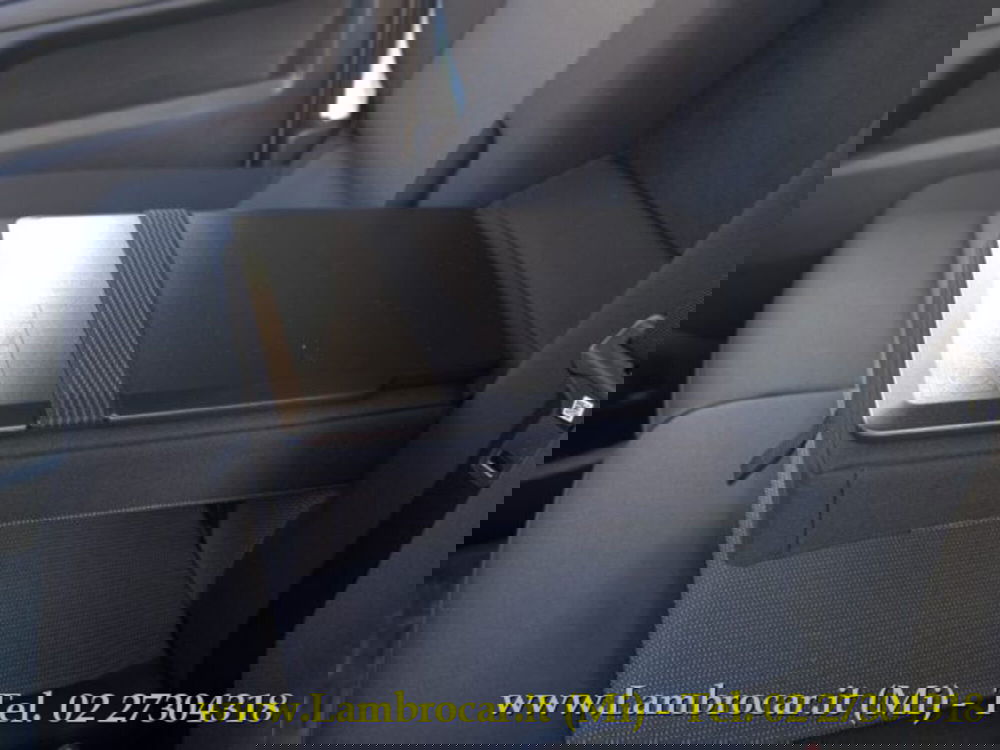 Opel Vivaro Furgone nuova a Milano (5)