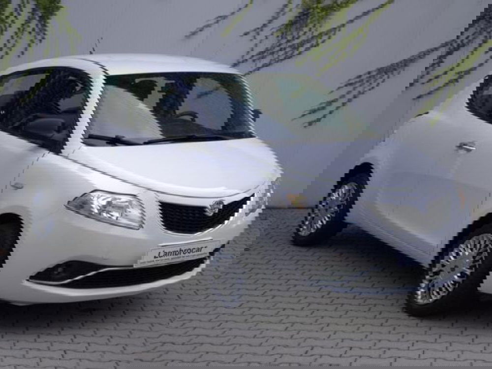 Lancia Ypsilon usata a Milano