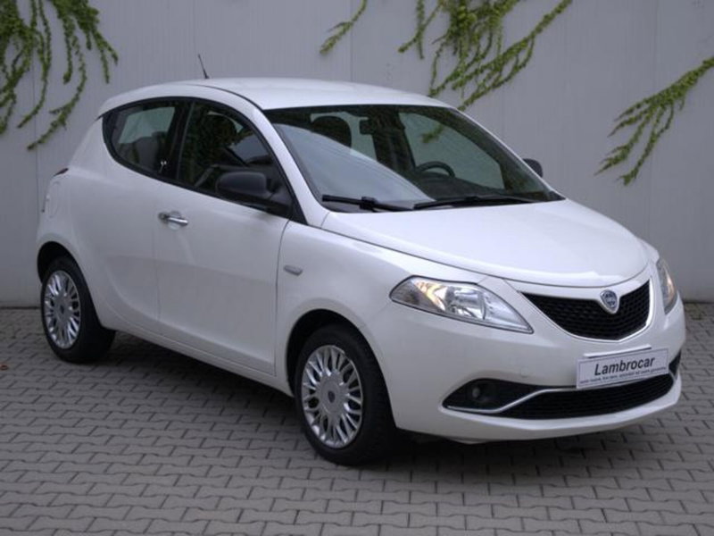 Lancia Ypsilon usata a Milano