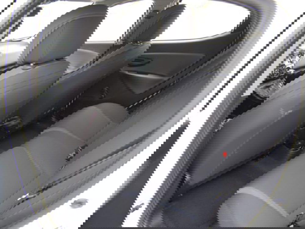 Lancia Ypsilon usata a Milano (5)